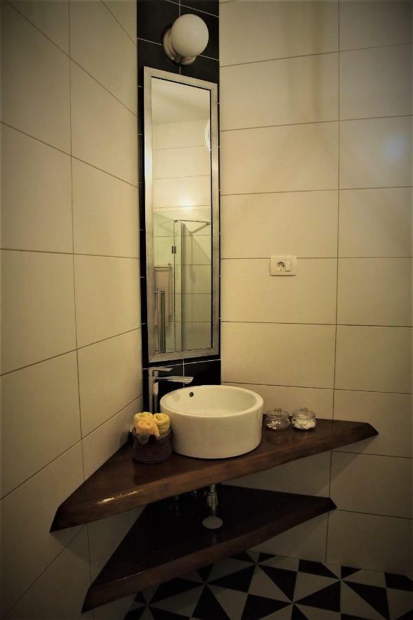 Studio Apartman Baronessa Adriana Apartment Rijeka Exterior photo